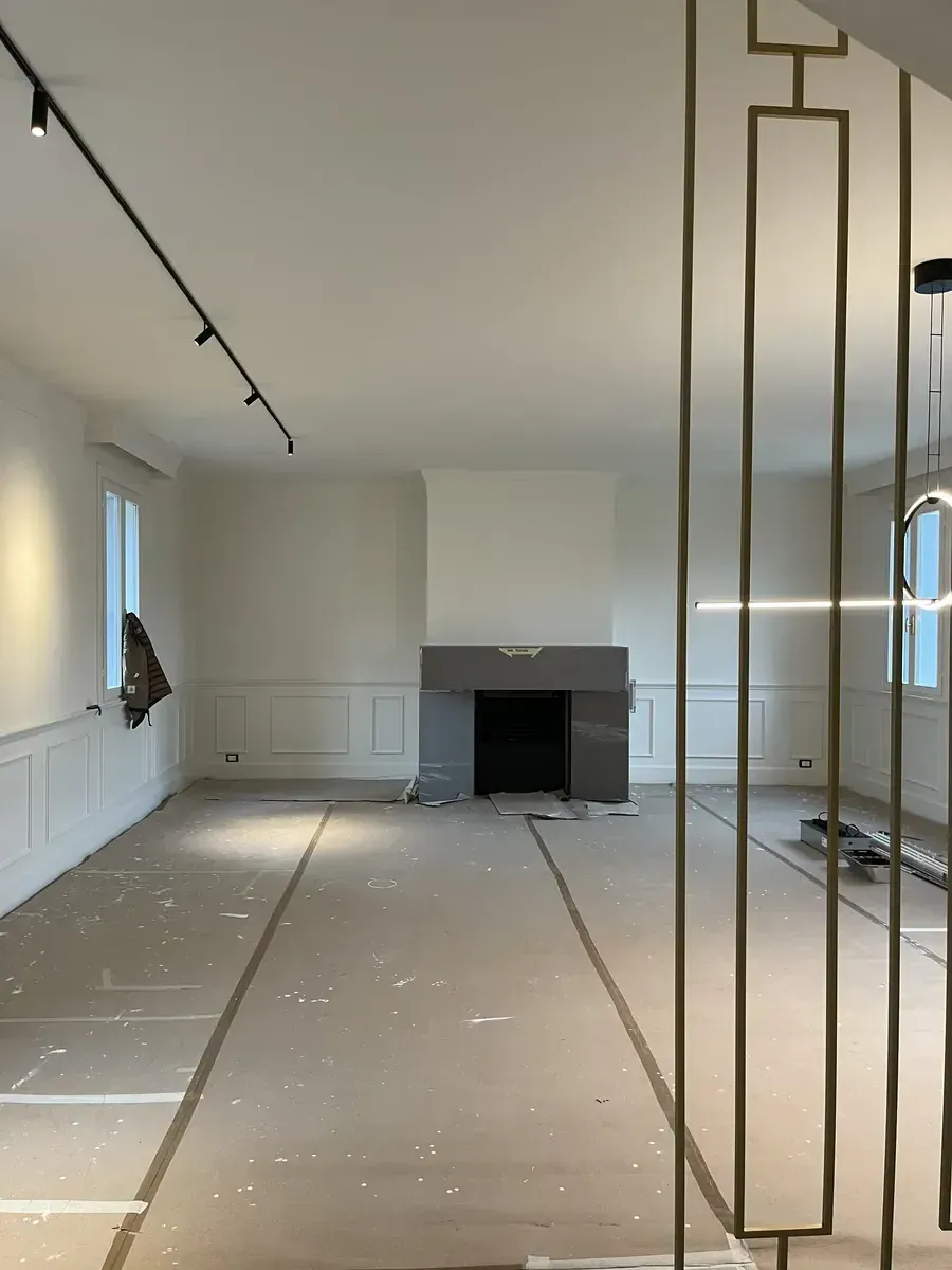 GALLERY HOUSE — 07